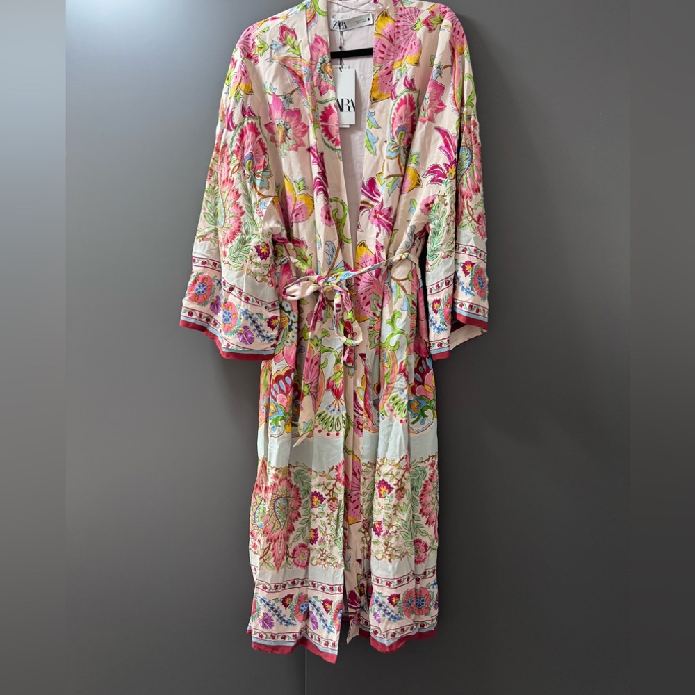 Zara Printed kimono satin dress with belt - Picture 8 of 15